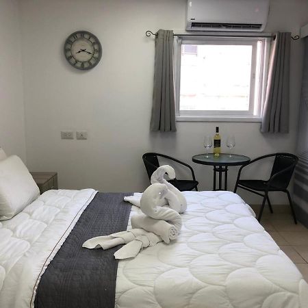 Hotel Room Service Bat Yam Buitenkant foto