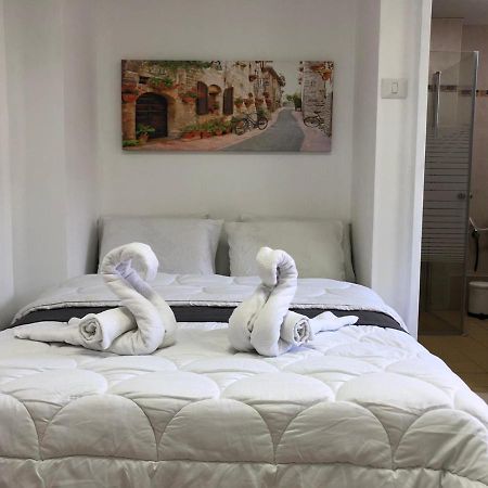Hotel Room Service Bat Yam Buitenkant foto
