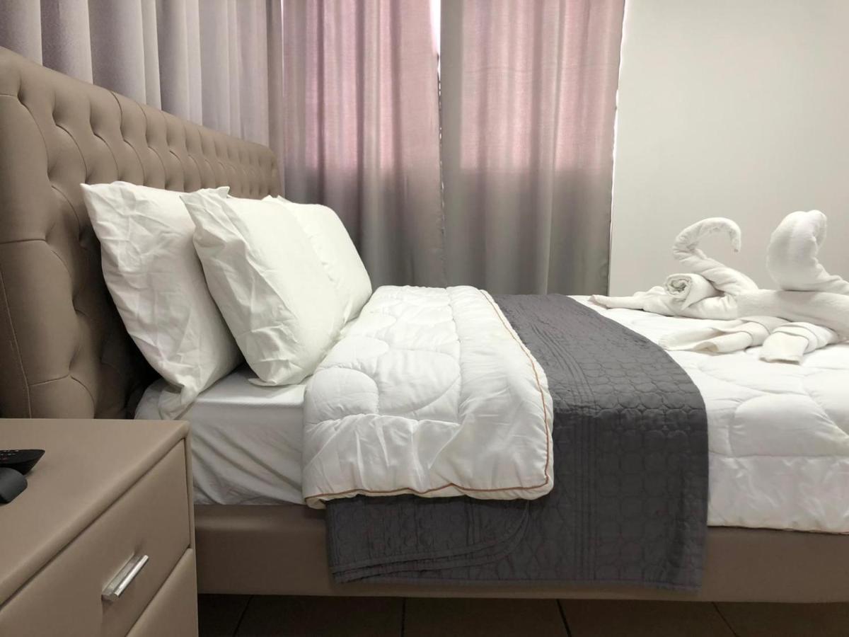 Hotel Room Service Bat Yam Buitenkant foto
