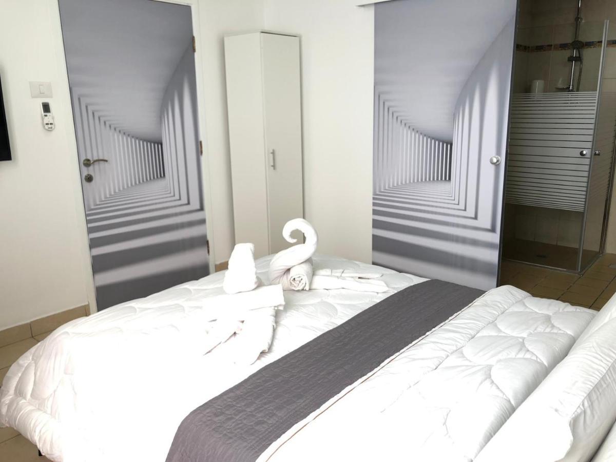 Hotel Room Service Bat Yam Buitenkant foto