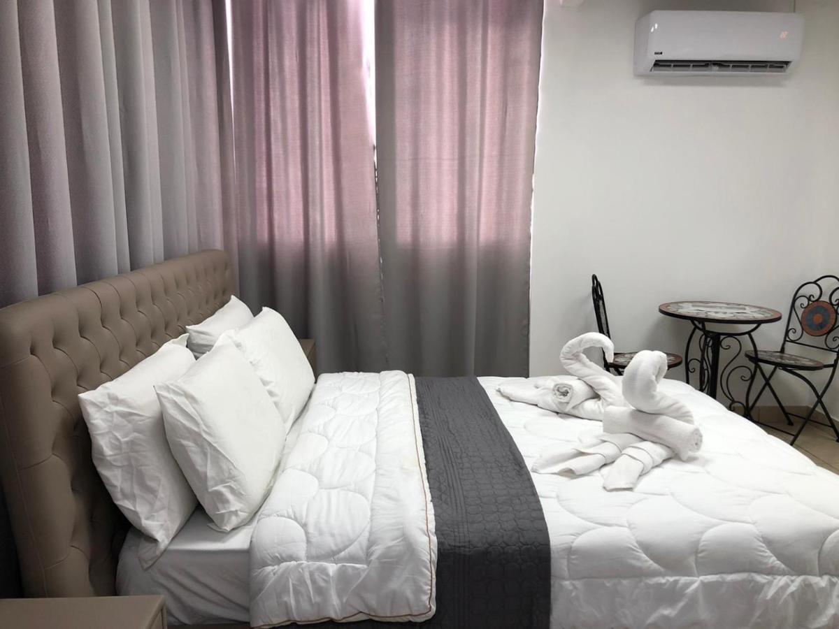 Hotel Room Service Bat Yam Buitenkant foto