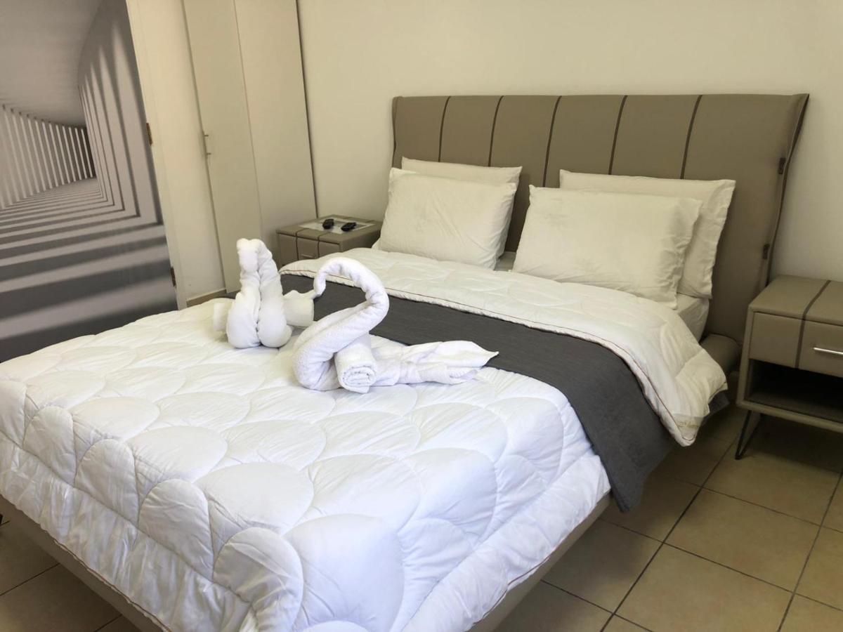 Hotel Room Service Bat Yam Buitenkant foto