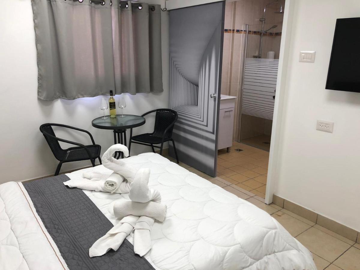 Hotel Room Service Bat Yam Buitenkant foto