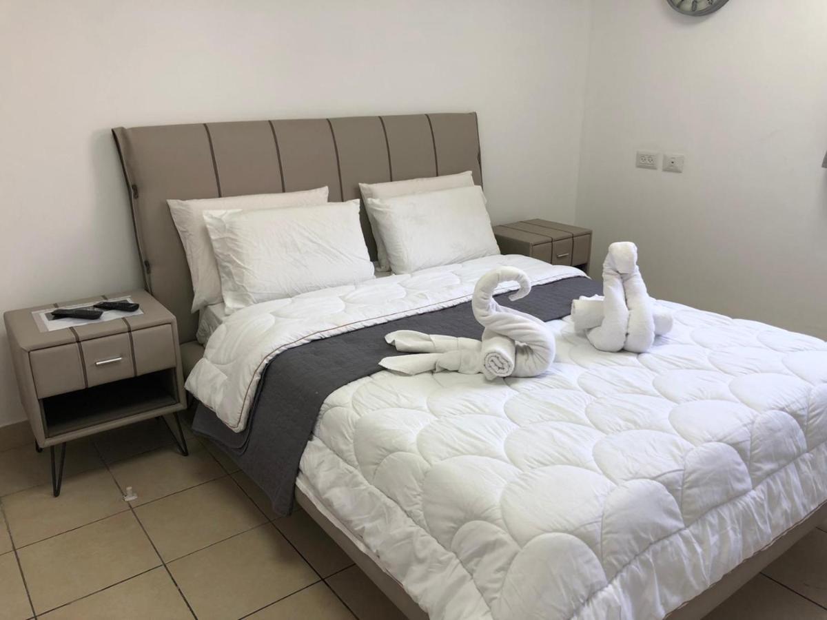 Hotel Room Service Bat Yam Buitenkant foto